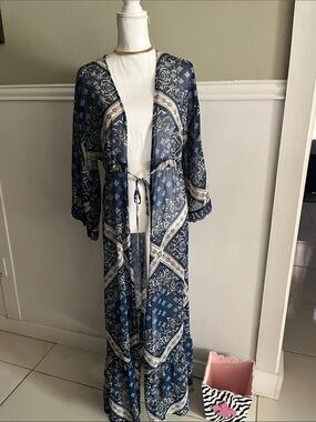 Xhilaration Long Kimono Crocheted detail Navy Cream Paisley Sheer Medium